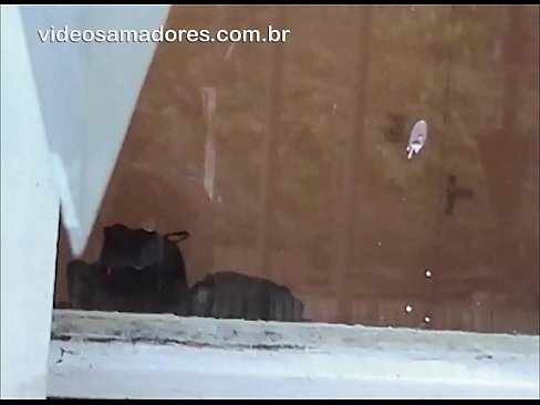 ❤️ Home cachondo mirando á súa moza con outro mozo, gravando un vídeo de carallo sen molestar á parella ❌ Vídeo de sexo na pornografía gl.myastro.top ❤