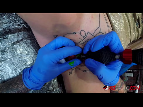 ❤️ Sully Savage, moi tatuada, tatuouse no clítoris ❌ Vídeo de sexo na pornografía gl.myastro.top ❤